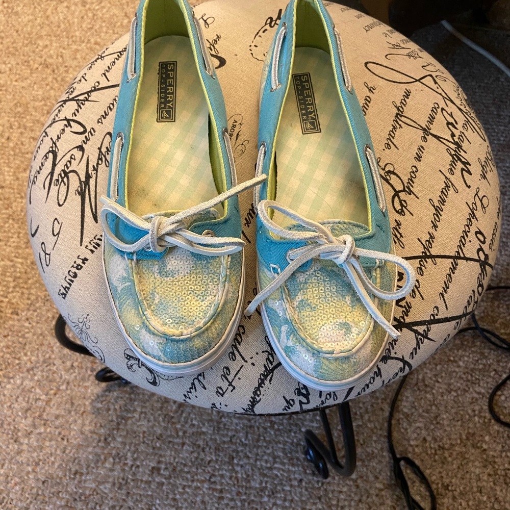 Sperry - Picture 2 of 2